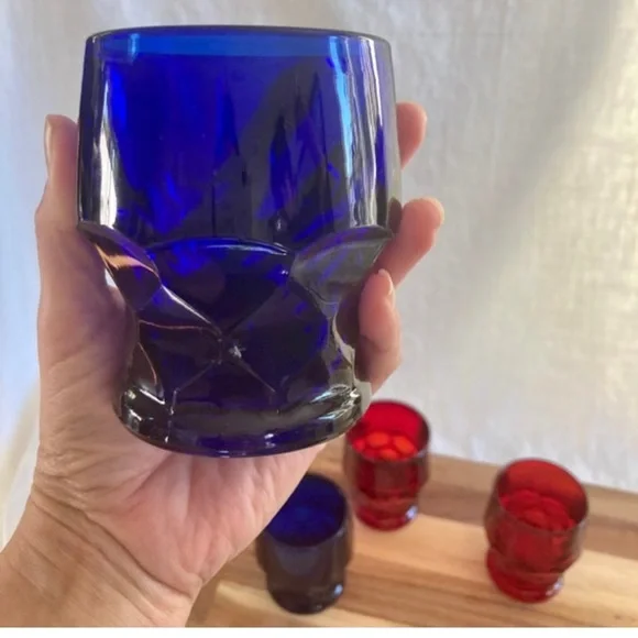 Anchor Hocking Georgian tumblers in royal ruby and cobalt blue.  Set of 4 - Picture 4 of 6